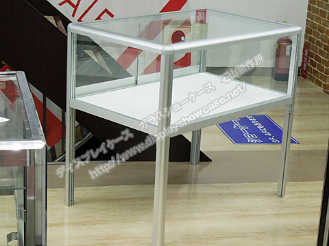 テーブル型ショーケース | ガラスショーケースの制作・通販なら石山製作所
